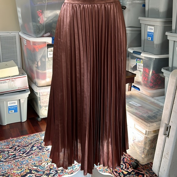 Allegra K Knife Pleated Satin Midi Skirt Size Large NWT - Picture 8 of 10